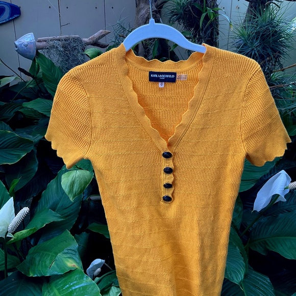 Karl Lagerfeld Paris Yellow Blouse w/Scalloped Neckline & Sleeves Size XS - Picture 1 of 6